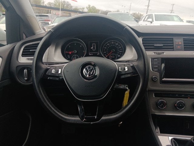2015 Volkswagen Golf TDI S